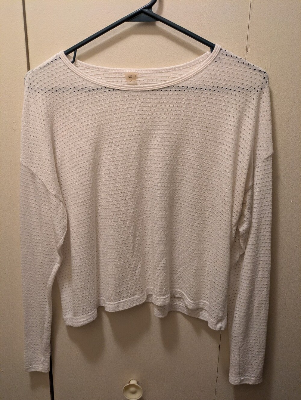 Beyond Yoga Lightweight White Long-Sleeve Knit Top